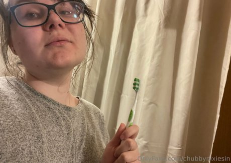 chubbynixiesin nackt erotische galerien