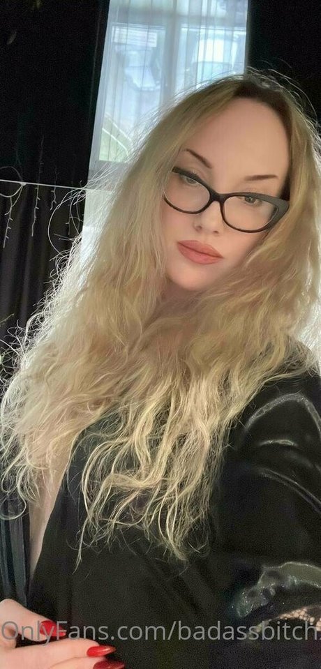 badassbitchxx top heiße bild