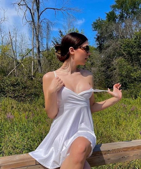 pool-dreier onlyfans kunst erwachsene foto