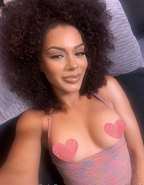 miamoonofficial exklusive nackt foto