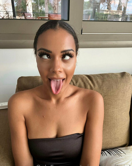 miamoonofficial hd nackte bild