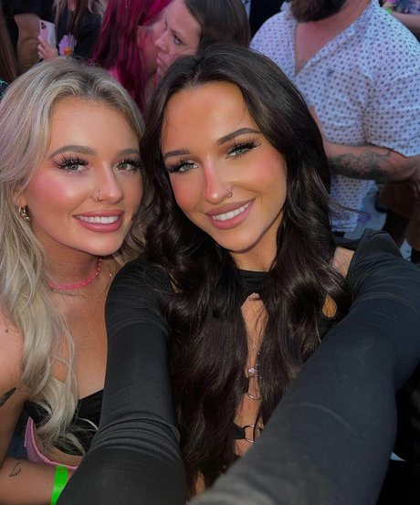 Brylee erwachsene akt fotos