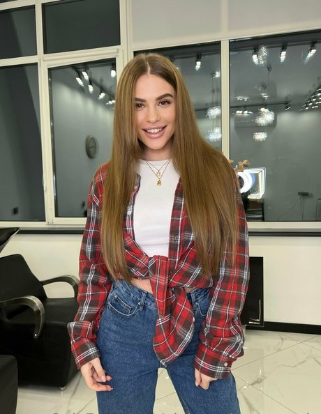 aleksandra queenie hübsche top archiv