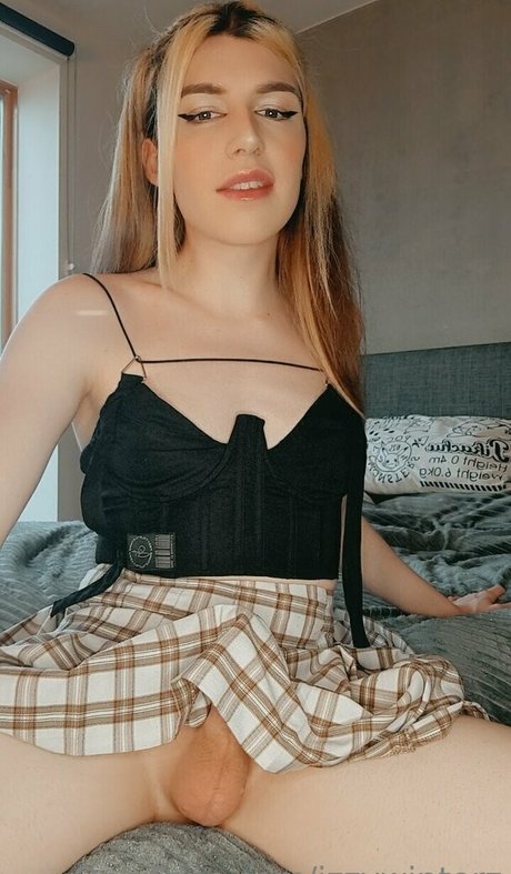 Izzy Winters porno sexy galerie