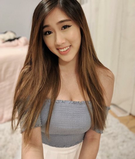 Yougelly model kunst fotos