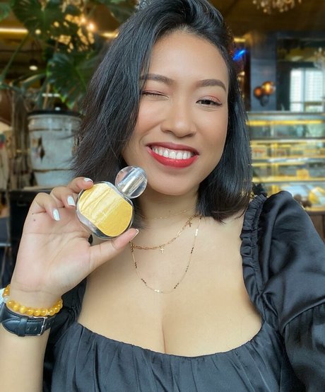 Aoy Chitchanok schauspielerin kunst bilder