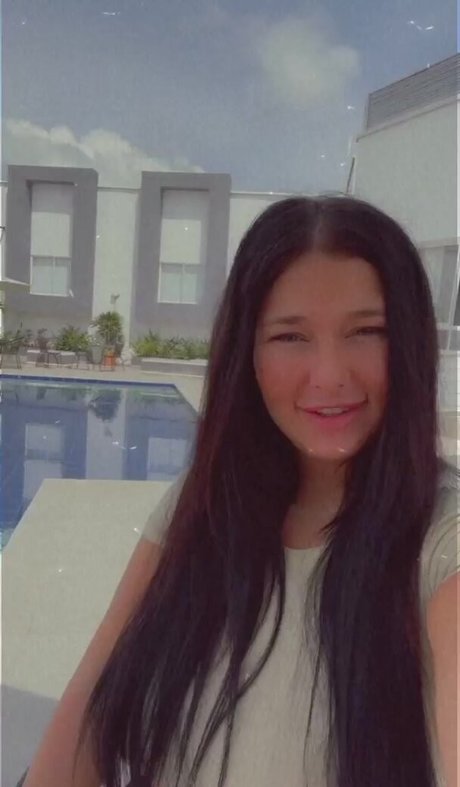 roxnour model porno foto