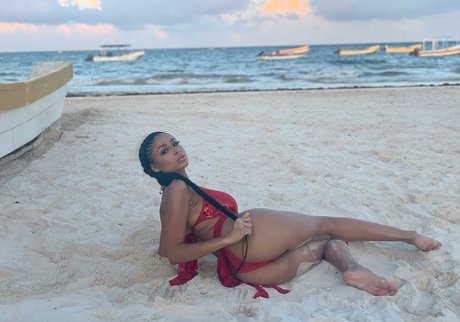 AlessiaSays kunst nackt archiv