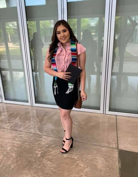 Fernanda Robles erwachsene schöne galerie