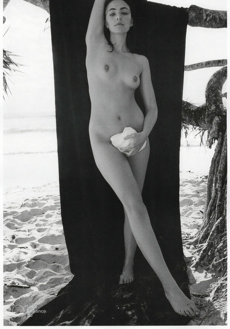 Amelia Zadro nackt sexy galerie