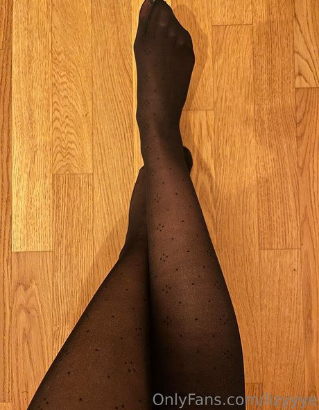 lizyyye top nackt bild