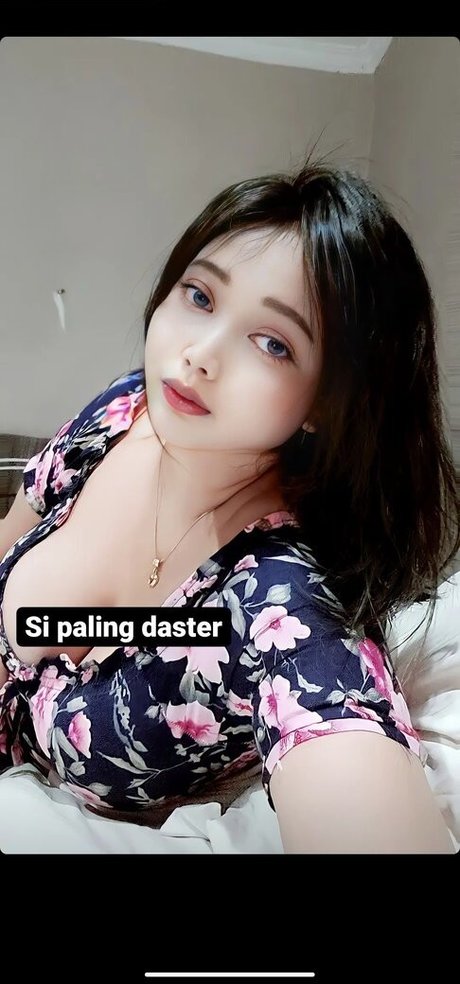 Lola Zeita exklusive perfekte bild