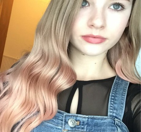 Heyitzrachael exklusive pornostar bilder