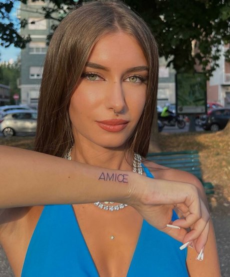 Elisa Esposito nackt pornografische archiv