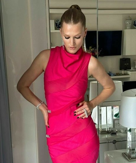 Toni Garrn porno schöne galerie