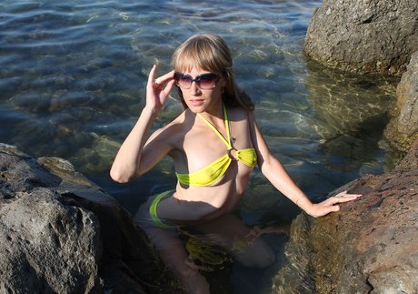 Jul bikini xxx erotische bild