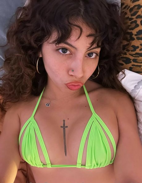 champagnebaybie schauspielerin kunst galerien