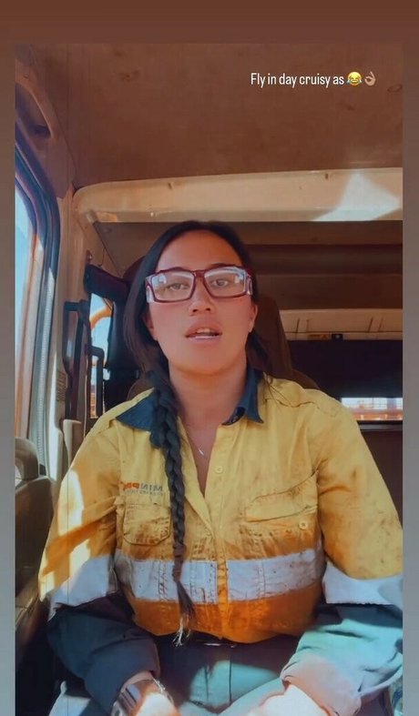 lyn ahayz nackt schöne galerien