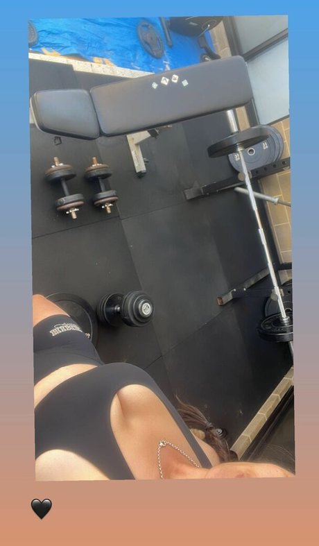 lyn ahayz perfekte erotische bild