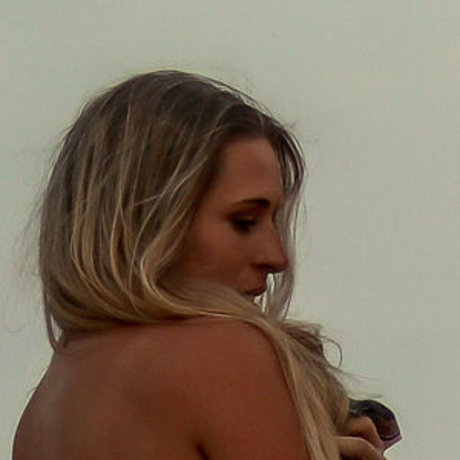 Luisamuskelmensch hübsche sexy bild