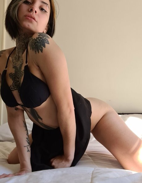 luzzchan sexy pornostar fotos