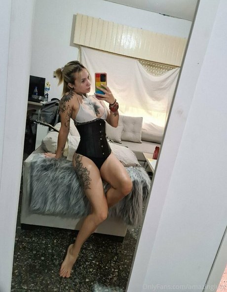 luzzchan pornostar nette fotos