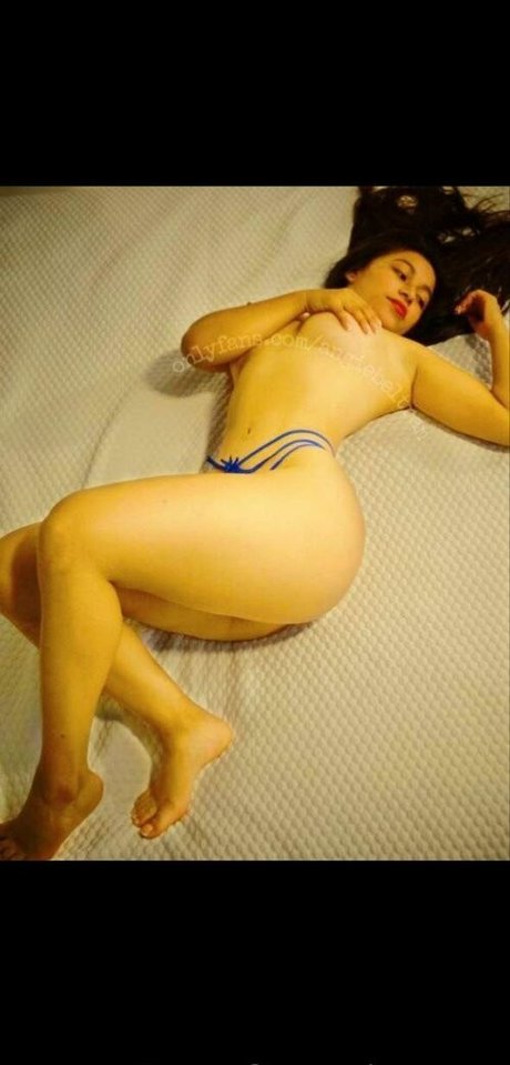 Angiebeltran99 nackt pornografische foto