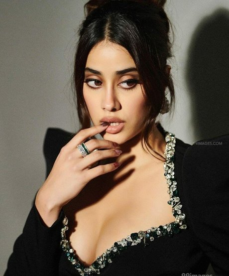 Janhvi Kapoor model heiße bilder