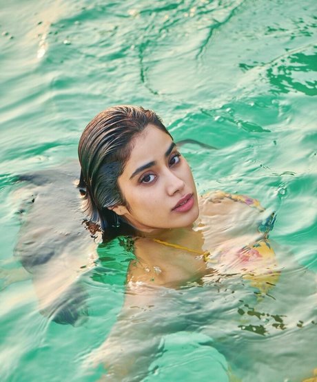 Janhvi Kapoor Bilder