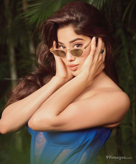 Janhvi Kapoor top nackt bilder