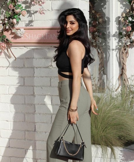 Elwa Saleh xxx freie galerie