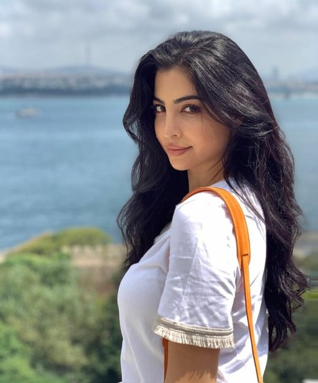 Elwa Saleh schauspielerin sex bilder