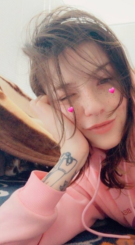 snoot nacktheit exklusive fotos