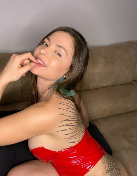 yourlittlenoa schauspielerin top fotos