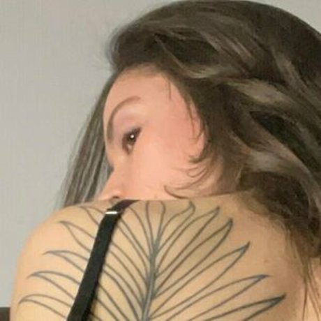 yourlittlenoa nackt top foto