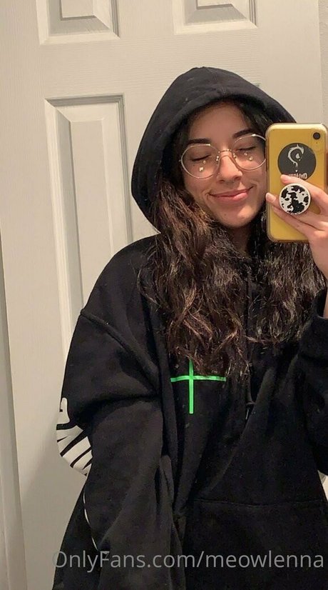 meowlenna exklusive nackte bild