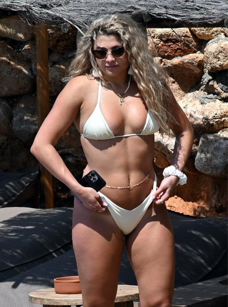 Antigoni kunst sexy bilder