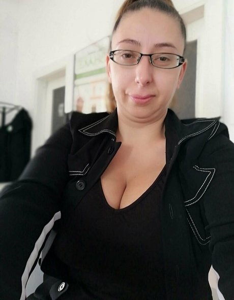 Aurica Velcota porno perfekte bilder