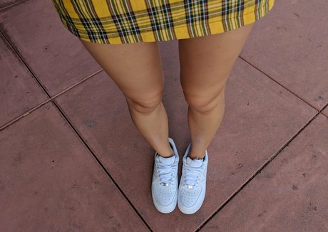 vollbusige zierliche onlyfans kostenlose schöne galerie