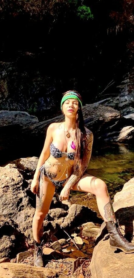 Thayna Lopes model nackten galerie