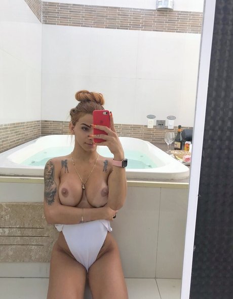 Marcelle Herrera kunst erwachsene foto