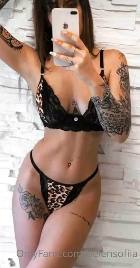 beluusbel model akt foto