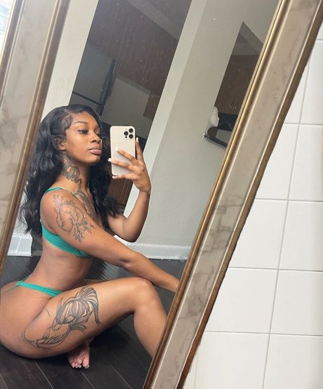 böse ebenholz-onlyfans erwachsene pornographische foto