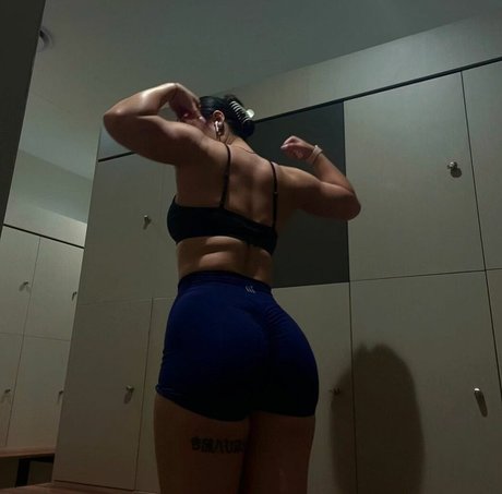 Asianbarbie exklusive nackte galerien