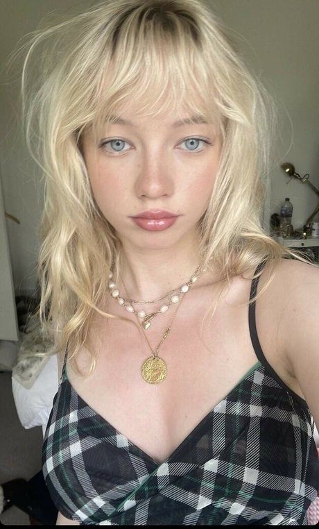 Lola Clark model beste galerien