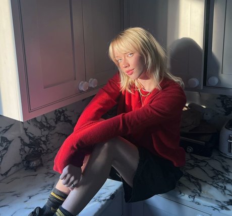 Lola Clark schauspielerin schöne fotos