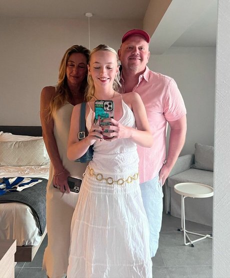 Lola Clark kostenlose heiße bild