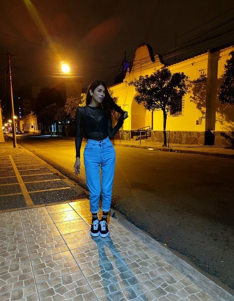 misslilithok erotische hübsche fotos