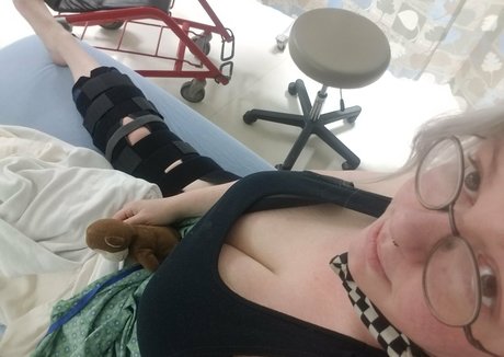 candy heart nackt kunst bild