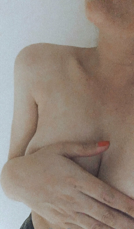 chiob model nacktheit fotos